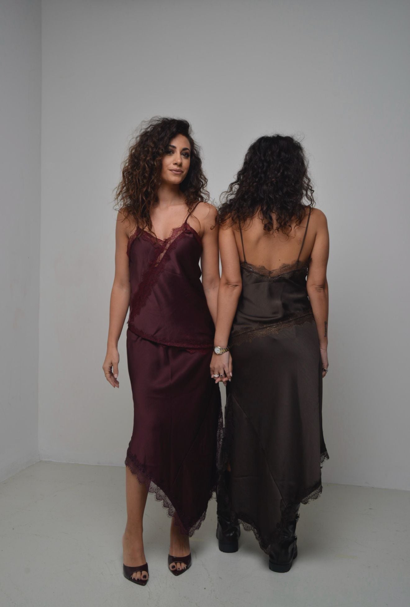 Gonna satinata pizzo