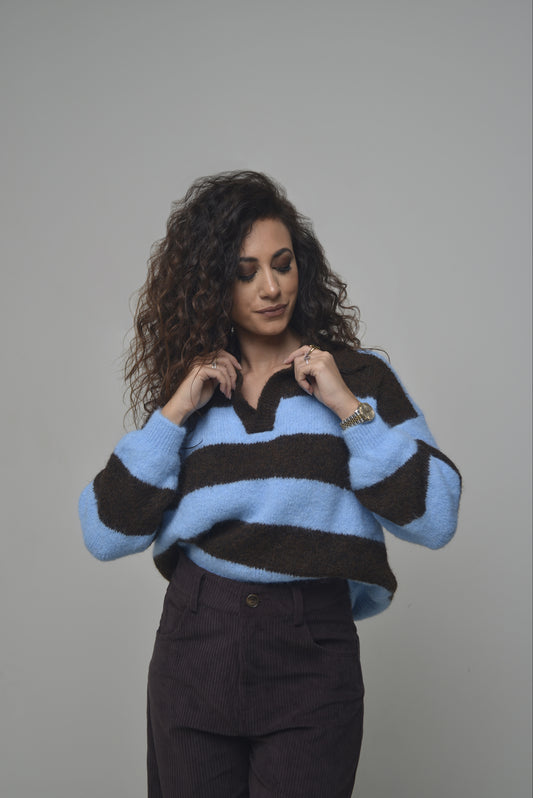 Maglione stile polo soffice con scollo a V