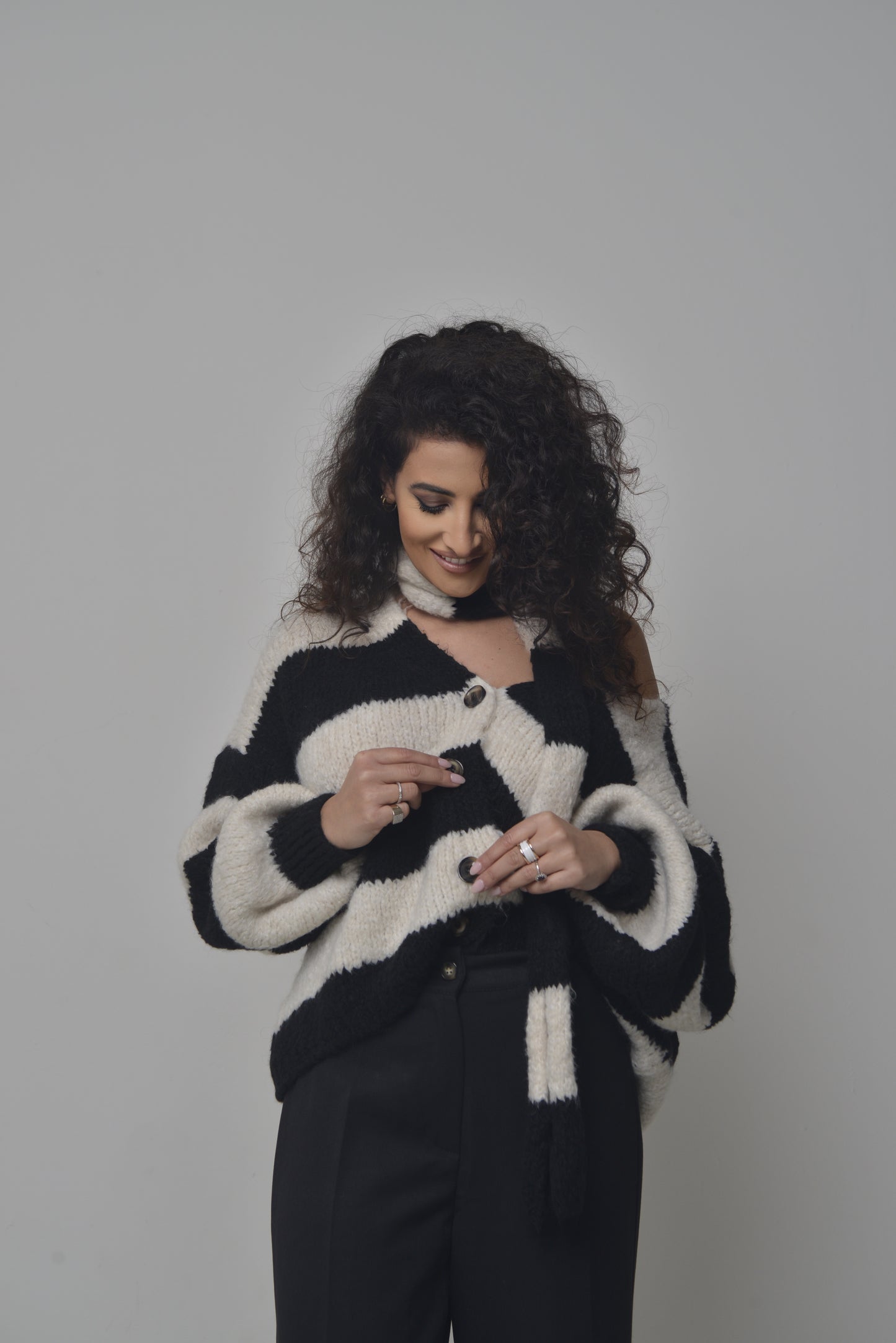 Cardigan a righe con sciarpa
